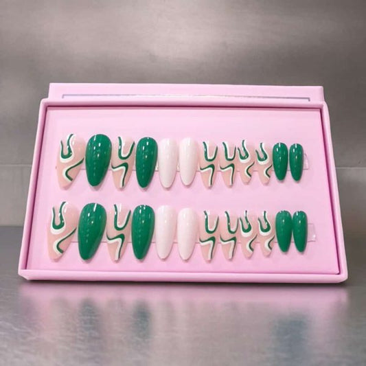 24 Pcs O.TWO.O Green Matte Nails Set with Nail Accessories – Stylish Press-On Kit